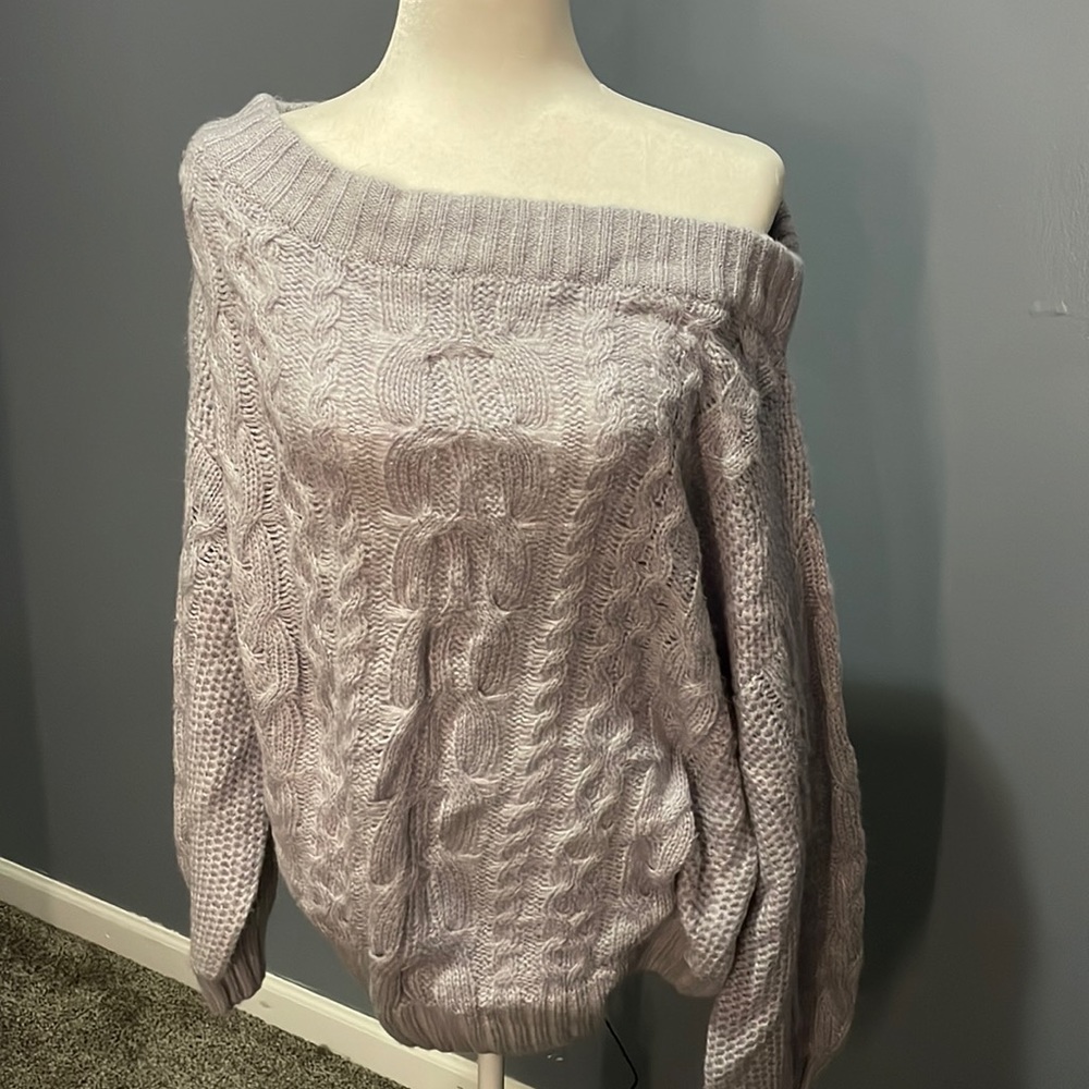 Off shoulder chunky sweater
